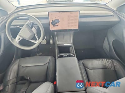 Zdjęcie 8 z 12 samochodu: 2026 TESLA MODEL Y VIN:7SAYGDEE3TA405916 - miniatura