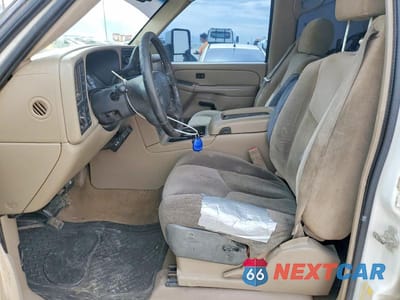 Zdjęcie 7 z 12 samochodu: 2006 CHEVROLET SILVERADO K2500 HEAVY DUTY VIN:1GCHK23D16F172132 - miniatura