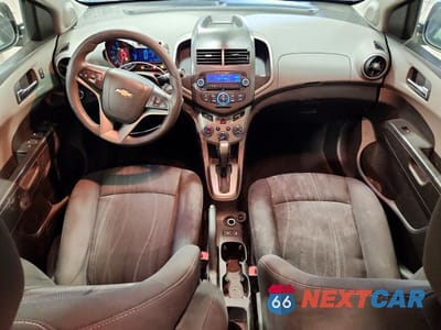Zdjęcie 8 z 12 samochodu: 2015 CHEVROLET SONIC LT VIN:1G1JC5SGXF4201322 - miniatura