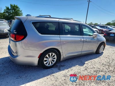 Trzecie zdjęcie samochodu z tyłu: 2018 CHRYSLER PACIFICA TOURING L VIN:2C4RC1BG2JR119061 - miniatura