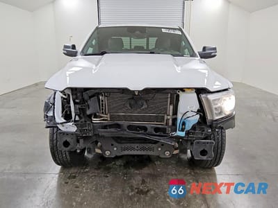 Piąte zdjęcie samochodu w środku: 2024 RAM 1500 BIG HORN VIN:1C6RREBG0RN140271 - miniatura