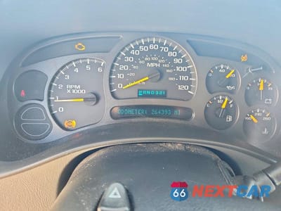 Zdjęcie 9 z 13 samochodu: 2004 CHEVROLET SUBURBAN C1500 VIN:3GNEC16Z04G121127 - miniatura