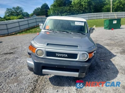 Piąte zdjęcie samochodu w środku: 2010 TOYOTA FJ CRUISER BASE VIN:JTEBU4BF0AK071786 - miniatura
