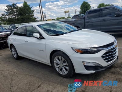 Czwarte zdjęcie samochodu z boku: 2019 CHEVROLET MALIBU LT VIN:1G1ZD5ST3KF165114 - miniatura