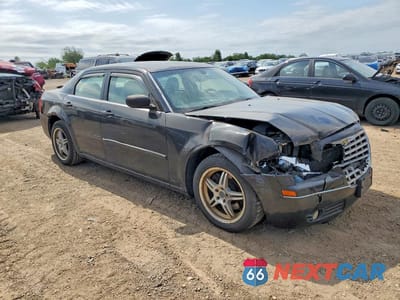 Czwarte zdjęcie samochodu z boku: 2006 CHRYSLER 300 TOURING VIN:2C3KA53G76H206713 - miniatura