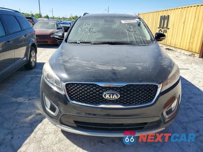 Piąte zdjęcie samochodu w środku: 2016 KIA SORENTO EX VIN:5XYPH4A11GG024303 - miniatura