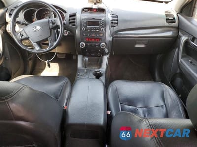 Zdjęcie 8 z 13 samochodu: 2011 KIA SORENTO EX VIN:5XYKUDA18BG134621 - miniatura