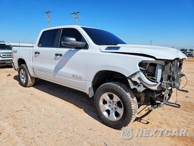 Czwarte zdjęcie samochodu z boku: 2023 RAM 1500 BIG HORN VIN:1C6SRFFT7PN580452 - miniatura