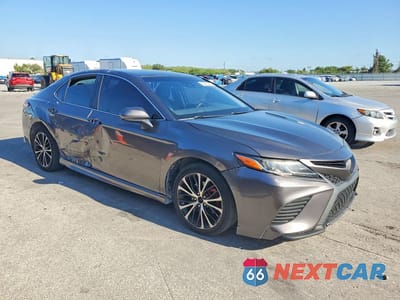 Czwarte zdjęcie samochodu z boku: 2019 TOYOTA CAMRY SE VIN:4T1B11HKXKU172769 - miniatura