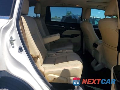 Zdjęcie 11 z 13 samochodu: 2016 TOYOTA HIGHLANDER LIMITED VIN:5TDYKRFH0GS132052 - miniatura