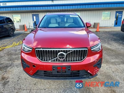 Piąte zdjęcie samochodu w środku: 2024 VOLVO XC40 PLUS VIN:YV4L12UEXR2316791 - miniatura