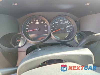 Zdjęcie 9 z 12 samochodu: 2010 CHEV SILVERADO 1500 VIN:1GCSCPEX2AZ192338 - miniatura