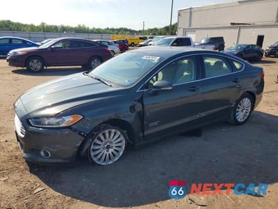 2016 FORD FUSION SE PHEV 3FA6P0PU1GR191300 - główne zdjęcie licytacji z USA - miniatura