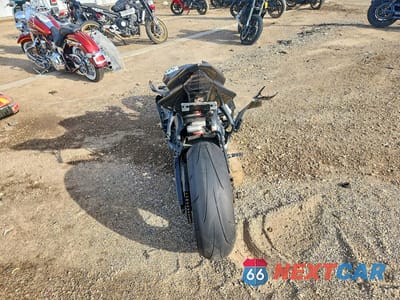 Czwarte zdjęcie samochodu z boku: 2003 YAMAHA YZFR6 L VIN:JYARJ06E73A001132 - miniatura