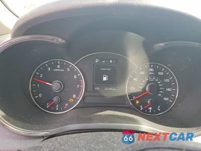 Zdjęcie 9 z 12 samochodu: 2018 KIA FORTE LX VIN:3KPFL4A74JE211005 - miniatura