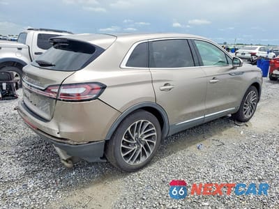 Trzecie zdjęcie samochodu z tyłu: 2020 LINCOLN NAUTILUS RESERVE VIN:2LMPJ6K90LBL13191 - miniatura