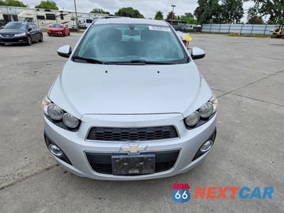 Piąte zdjęcie samochodu w środku: 2014 CHEVROLET SONIC LTZ VIN:1G1JE6SB6E4118487 - miniatura