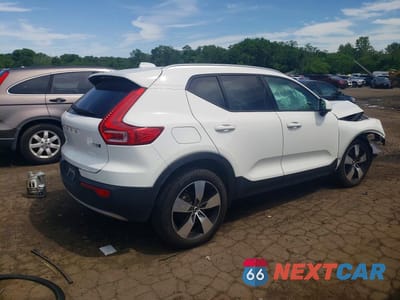 Trzecie zdjęcie samochodu z tyłu: 2019 VOLVO XC40 T5 MOMENTUM VIN:YV4162UK3K2069926 - miniatura