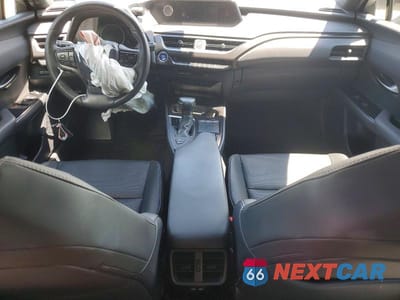 Zdjęcie 8 z 12 samochodu: 2021 LEXUS UX 250H VIN:JTHP9JBH2M2037458 - miniatura