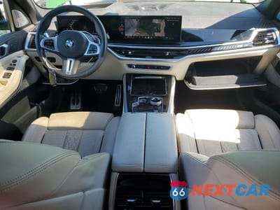 Zdjęcie 8 z 14 samochodu: 2024 BMW X5 M60I VIN:5UX33EU05R9U01899 - miniatura