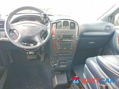 Zdjęcie 8 z 12 samochodu: 2002 CHRYSLER TOWN & COUNTRY LIMITED VIN:2C8GP64L82R550488 - miniatura