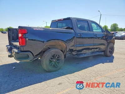 Trzecie zdjęcie samochodu z tyłu: 2019 CHEVROLET SILVERADO K1500 LT TRAIL BOSS VIN:3GCPYFEDXKG204518 - miniatura