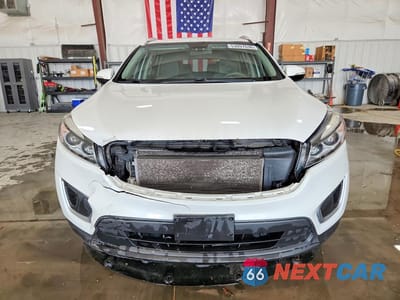 Piąte zdjęcie samochodu w środku: 2016 KIA SORENTO LX V6 VIN:5XYPGDA58GG179324 - miniatura