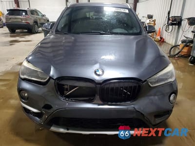 Piąte zdjęcie samochodu w środku: 2017 BMW X1 XDRIVE28I VIN:WBXHT3C33H5F67907 - miniatura