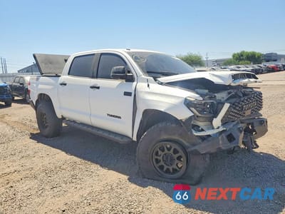 Czwarte zdjęcie samochodu z boku: 2019 TOYOTA TUNDRA SR5 VIN:5TFDY5F13KX820803 - miniatura