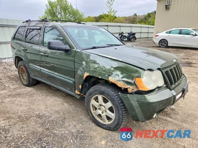 Czwarte zdjęcie samochodu z boku: 2008 JEEP GRAND CHEROKEE LAREDO VIN:1J8GR48K68C240299 - miniatura