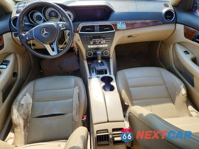 Zdjęcie 8 z 12 samochodu: 2012 MERCEDES-BENZ C 350 VIN:WDDGJ5HB5CF741055 - miniatura