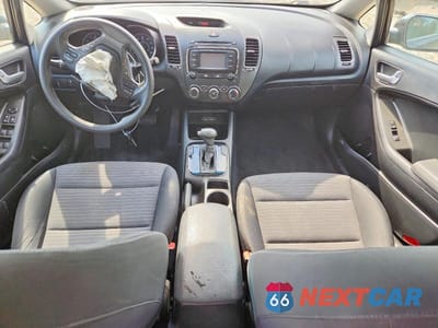 Zdjęcie 8 z 12 samochodu: 2017 KIA FORTE LX VIN:3KPFL4A77HE045363 - miniatura