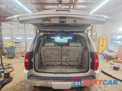 Zdjęcie 6 z 14 samochodu: 2011 CHEVROLET TAHOE K1500 LTZ VIN:1GNSKCE03BR115176 - miniatura
