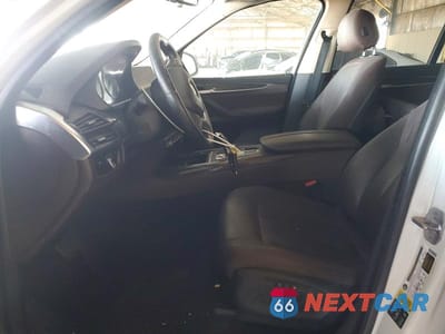 Zdjęcie 7 z 12 samochodu: 2015 BMW X5 XDRIVE35I VIN:5UXKR0C57F0P12843 - miniatura