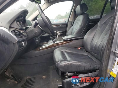 Zdjęcie 7 z 13 samochodu: 2015 BMW X5 XDRIVE50I VIN:5UXKR6C50F0J79205 - miniatura