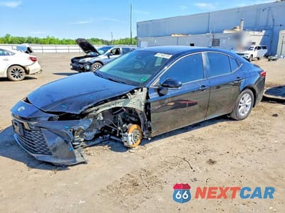 2025 TOYOTA CAMRY LE 4T1DAACK3SU502297 - główne zdjęcie licytacji z USA - miniatura