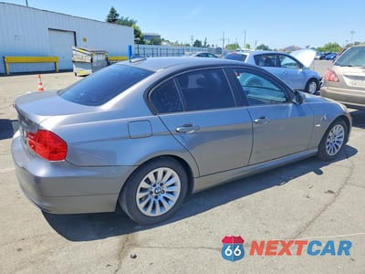 Trzecie zdjęcie samochodu z tyłu: 2009 BMW 328 I SULEV VIN:WBAPH53539A437281 - miniatura