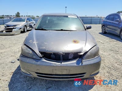 Piąte zdjęcie samochodu w środku: 2002 TOYOTA CAMRY SE V6 VIN:JTDBF30K420010723 - miniatura
