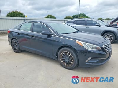 Czwarte zdjęcie samochodu z boku: 2016 HYUNDAI SONATA SE VIN:5NPE24AF3GH318007 - miniatura