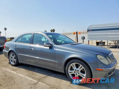 Czwarte zdjęcie samochodu z boku: 2006 MERCEDES-BENZ E 350 VIN:WDBUF56J36A934913 - miniatura