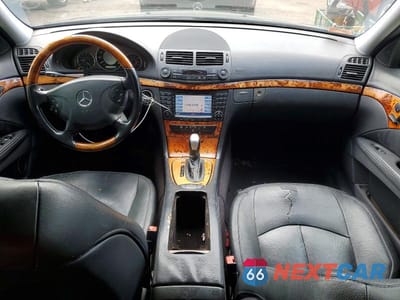Zdjęcie 8 z 12 samochodu: 2005 MERCEDES-BENZ E 500 VIN:WDBUF70J65A692492 - miniatura