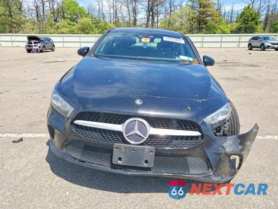 Piąte zdjęcie samochodu w środku: 2019 MERCEDES-BENZ A 220 4MATIC VIN:WDD3G4FB0KW000966 - miniatura