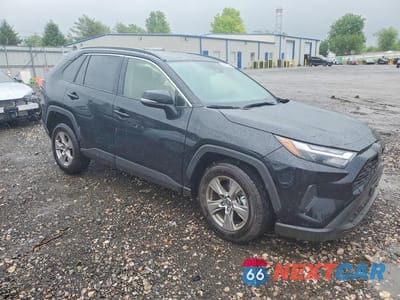 Czwarte zdjęcie samochodu z boku: 2025 TOYOTA RAV4 XLE VIN:JTMP1RFV2SJ045473 - miniatura