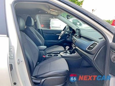 Piąte zdjęcie samochodu w środku: 2021 KIA SELTOS S VIN:KNDEU2AA8M7105850 - miniatura
