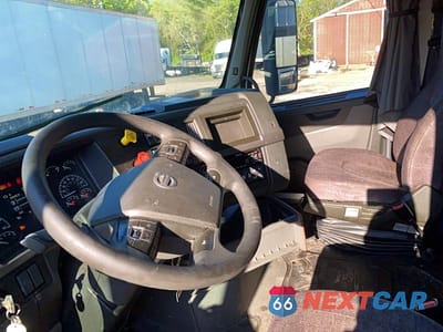 Zdjęcie 9 z 11 samochodu: 2019 VOLVO 720 TRUCKS VIN:4V4NC9EH7KN213926 - miniatura