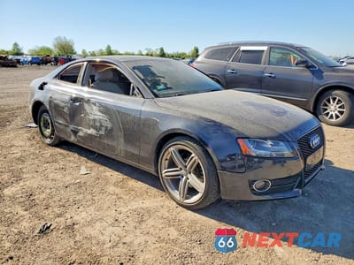 Czwarte zdjęcie samochodu z boku: 2012 AUDI A5 PREMIUM PLUS VIN:WAULFAFRXCA002955 - miniatura