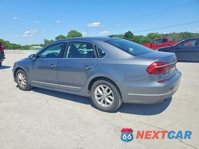 Drugie zdjęcie samochodu z przodu: 2017 VOLKSWAGEN PASSAT S VIN:1VWAT7A36HC042306 - miniatura