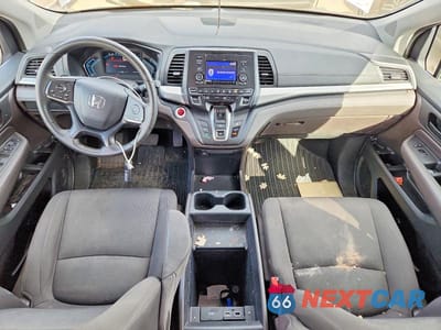 Zdjęcie 8 z 12 samochodu: 2019 HONDA ODYSSEY LX VIN:5FNRL6H23KB045543 - miniatura