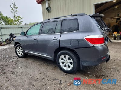 Drugie zdjęcie samochodu z przodu: 2011 TOYOTA HIGHLANDER BASE VIN:5TDBK3EH3BS086374 - miniatura