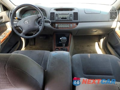 Zdjęcie 8 z 12 samochodu: 2004 TOYOTA CAMRY XLE V6 VIN:JTDBF32K140152981 - miniatura